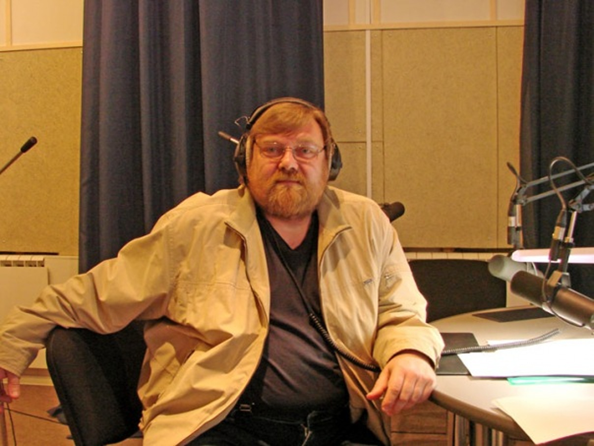 Мастера дубляжа. Александр рахленко озвучивает. Анатолий петров. Кто озвучивал два хвоста. Андрей ярославцев озвучка.