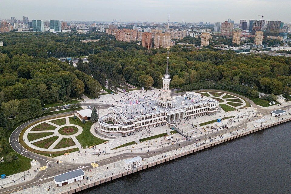     Несколько лет назад в столице завершили масштабную реставрацию Северного речного вокзала Михаил ФРОЛОВ