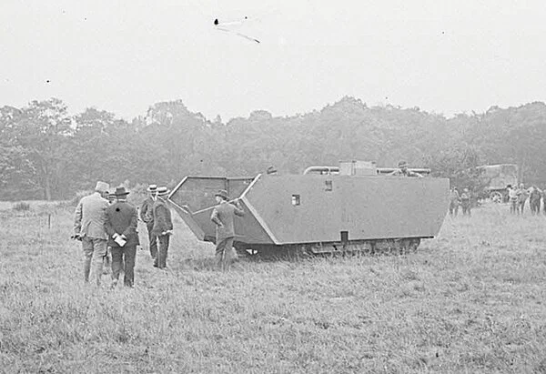 Испыьтания La Machine N° 2 или tracteur Saint-Chamond в Винсеннесе