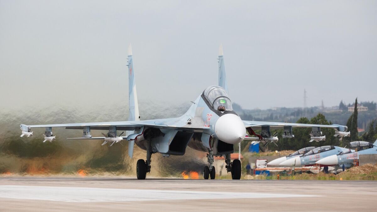    Истребители Су-27 ВКС России на авиабазе Хмеймим в Сирии© Фото : пресс-служба Минобороны РФ