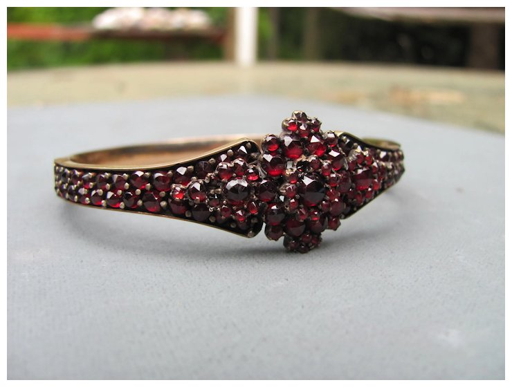 Гранатовый браслет, 1860-е. (c) Flanagan & Lane Antiques LLC