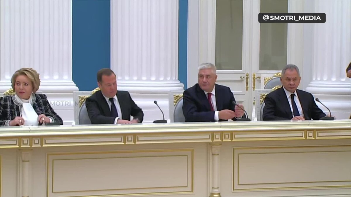 Экстренное совещание в кремле сегодня. Заседание Совбеза 21 февраля 2022.