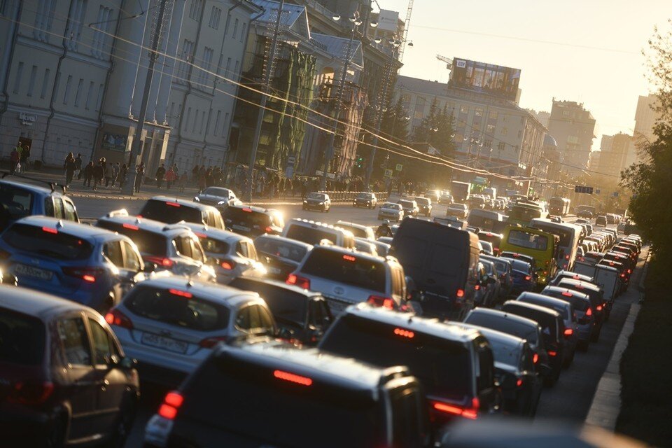     Происшествие случилось во время транспортного затора. Алексей БУЛАТОВ