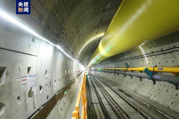 Тоннель под рекой Янцзы