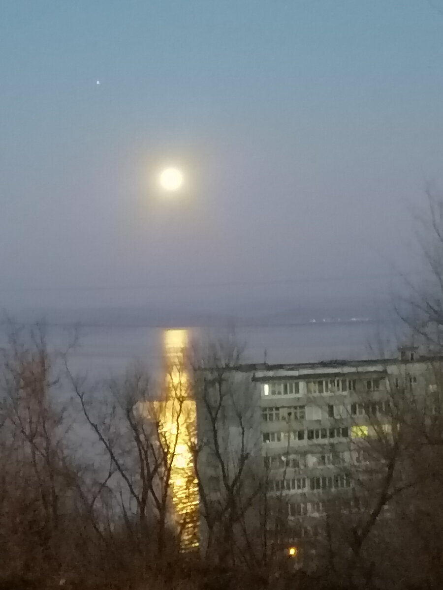 Только блистает не серебром, а золотом. 