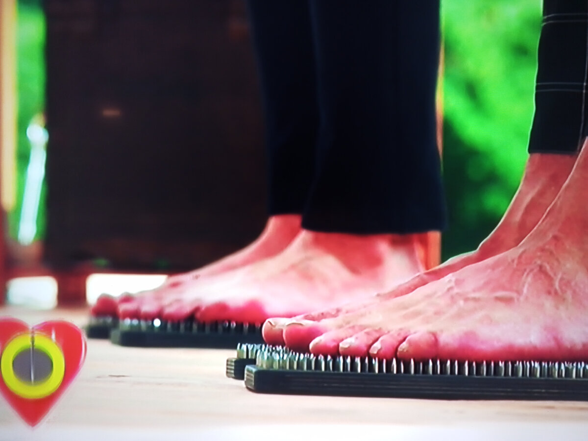 Стояние на гвоздях на время