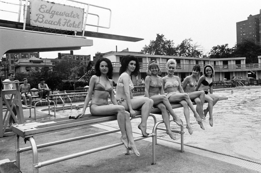 21 век принёс человечеству повальное увлечение диетами и фитнесом. Наверное, в некоторых случаях это неплохо и может быть даже полезно.-18