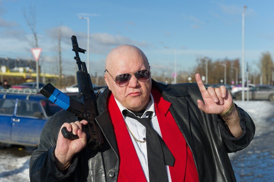     Полиция ищет отчаянных парней. рискнувших напасть на Стаса Барецкого. Олег ЗОЛОТО