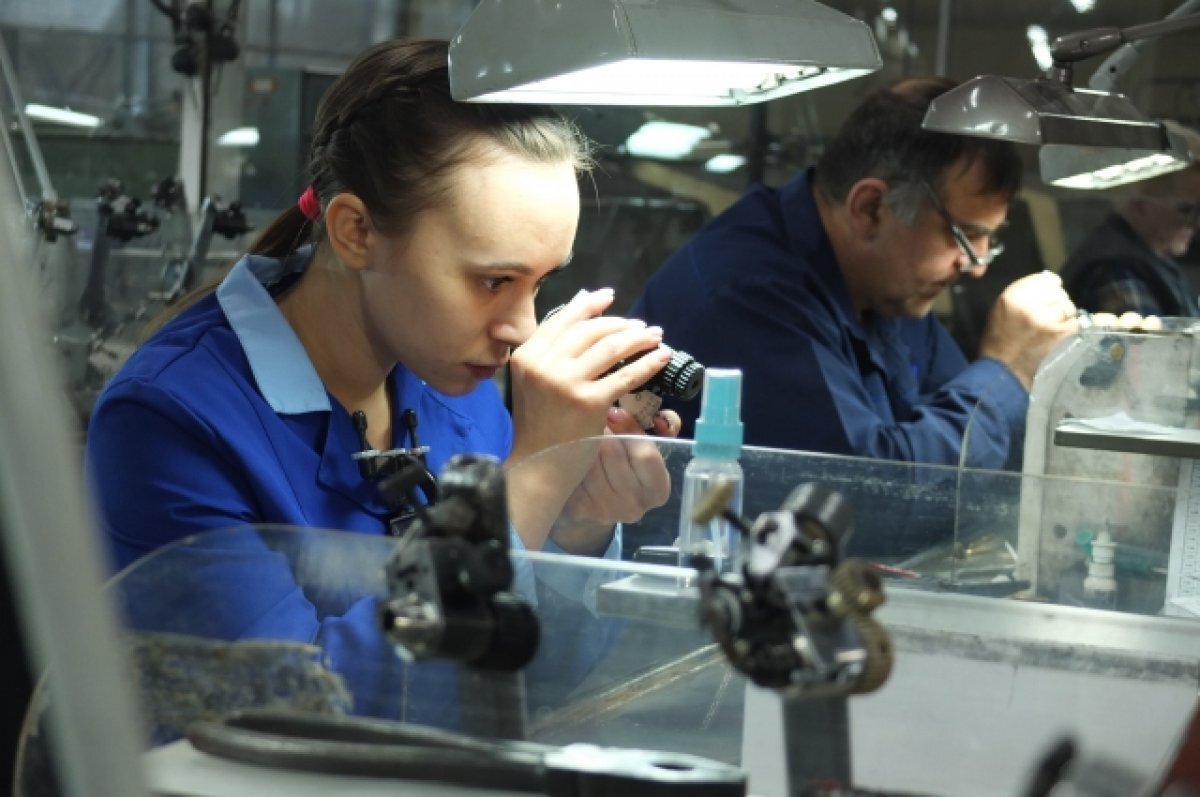    Средний вес алмазов - 0,60 карата.