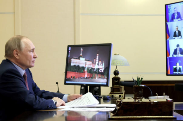    На заседании Совета по стратегическому развитию и национальным проектам (сайт президента России)