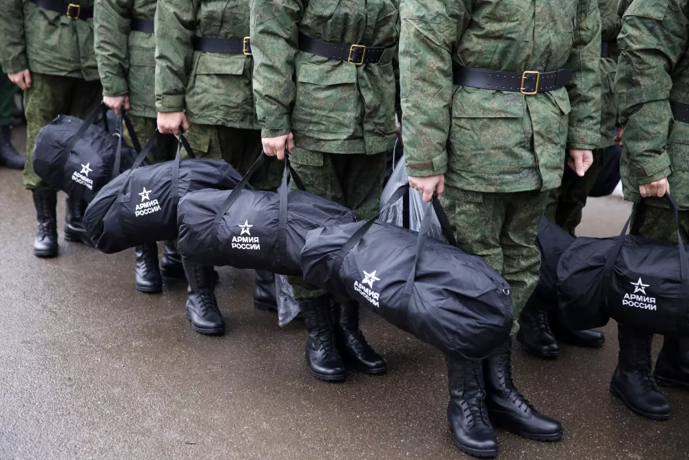 Распределение призывников происходит в первую очередь с учетом того, где и в каком количестве нужны новобранцы с определенными показателями. 