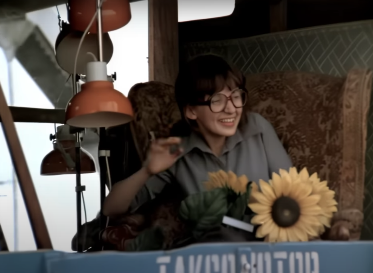 Кадр из фильма "Вам и не снилось", 1980. Здесь можно в течение нескольких секунд видеть опоры Крымского моста.