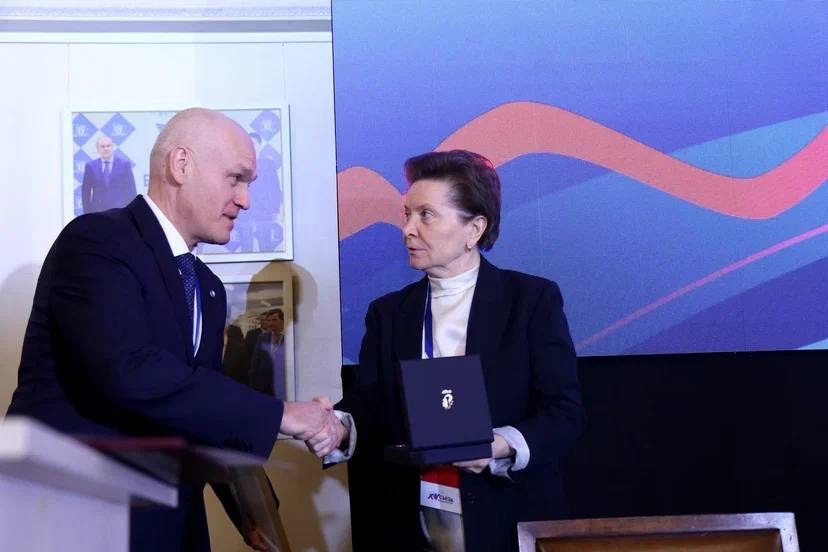    Губернатор Югры Наталья Комарова стала вице-президентом Федерации шахмат России