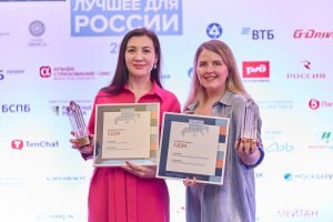    Ирина Хрусталёва, PR-менеджер СДЭК и Светлана Мельникова, менеджер рекламных проектов СДЭК Иван Петров