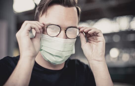      Ученые нашли способ остановить запотевание стекол очков