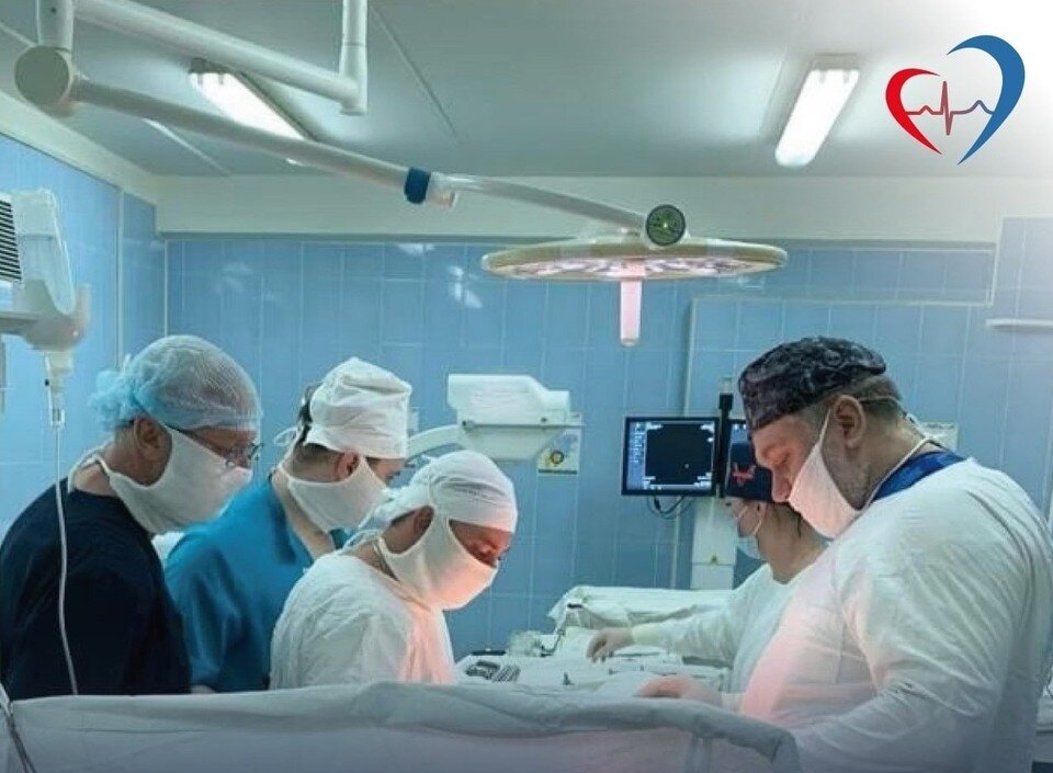     Во время первой операции детские нейрохирурги извлекли осколки.