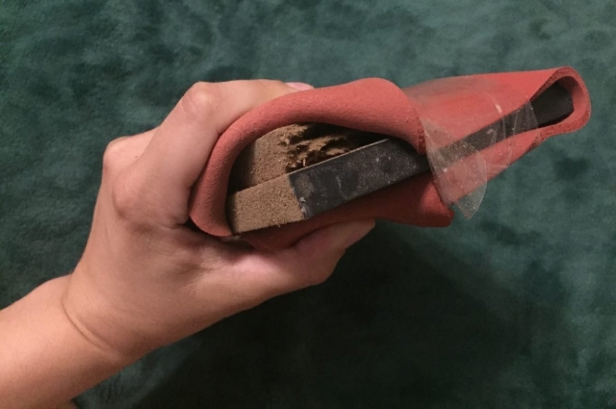    Оренбуржцу вместо смартфона за 40 000 прислали две деревяшки.