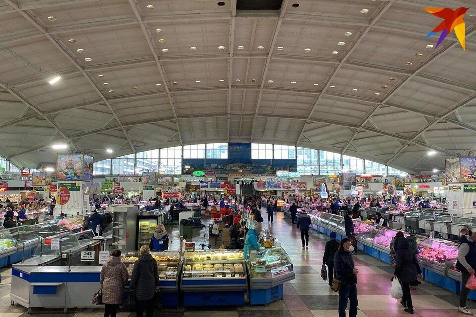     Комаровка в преддверии новогодних праздников разыгрывает 23 килограмма сала, овощей и фруктов. Фото: архив «КП»