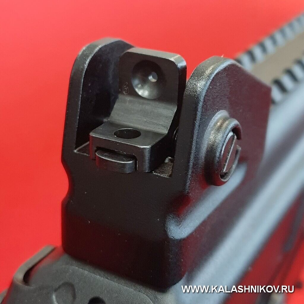 Диоптр в положении для стрельбы на дальность 600 м