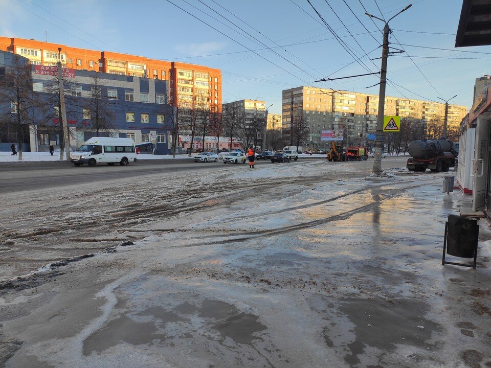     На улице -20, вода превращается в лед Сергей СОТНИКОВ