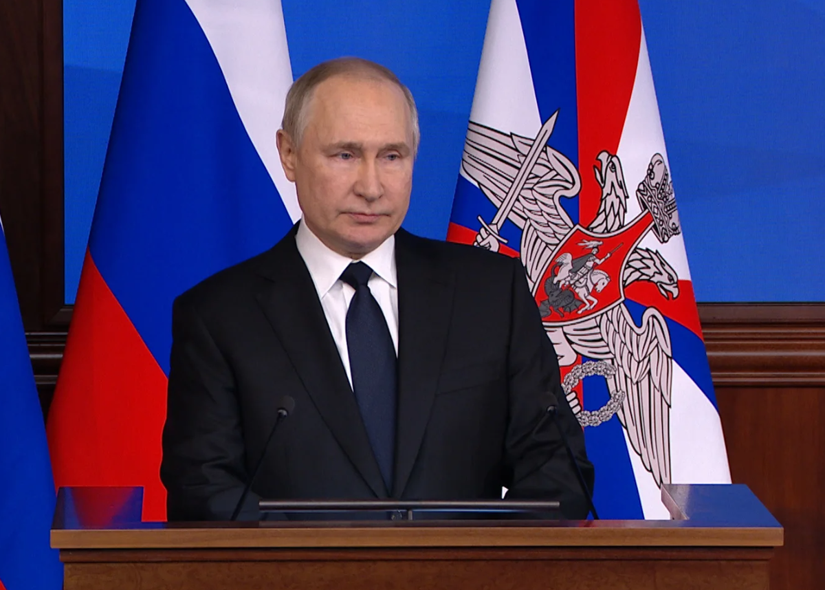    Милитаризации страны и экономики не будет, заявил Путин Марина П.