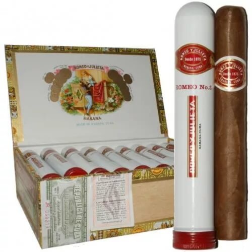 Romeo y Julieta №3 tubos – это очень приятная сигара, обладающая достаточно сложным вкусом, в котором удивительным образом сочетаются оттенки полевых трав, изысканных пряностей и древесины. Витолу лучше всего выкуривать после неплотного завтрака, в качестве сопровождения лучшим вариантом будет чашка хорошего кофе, или бокал белого вина. Еще одной особенностью курения является необходимость наслаждаться отменной сигарой на свежем воздухе, насыщенный газами уличный воздух, способен полностью испортить впечатление о сигаре. 
В первой трети сигара Ромео и Джульетта №3 тубос имеет приятный вкус экзотических пряностей и благородной древесины, развитие гаваны происходит постепенно, нет резких переходов, последующий вкус очень мягко приходит на смену предыдущему. Удивительно, но вторая треть сигары будет мягче первой, проявится вкус какао и черного шоколада, к пряностям прибавится оттенок восточных специй. В заключении крепость немного нарастает, но незначительно, что обеспечит хороший результат, сигара вас приятно удивит, оставит после себя хорошее впечатление и вызовет желание обязательно попробовать ее еще раз.