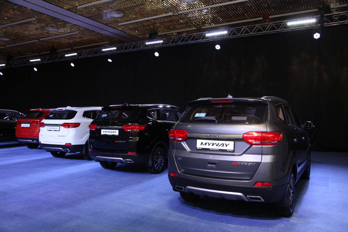 Дизайн кормы Майвея чем-то смахивает на фордовский