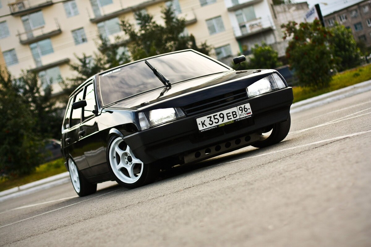 Дефлектор капота Lada () Vip Tuning № - купить по лучшей цене на dobroheart.ru