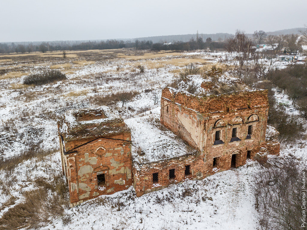 Неподалеку находилось. Покровская Церковь Белевский район Тульской области. Село Темрянь Белевский район. Белевский район Темрянь Церковь. Имение Левшиных в Тульской области.