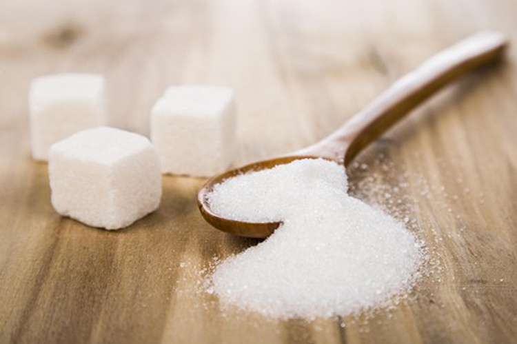 Сахар – продукт вредный. С этим согласно большинство врачей. Но и без сахара жить нельзя. Попробуйте пару дней пожить без сладкого. Настроение сделается ужасным.