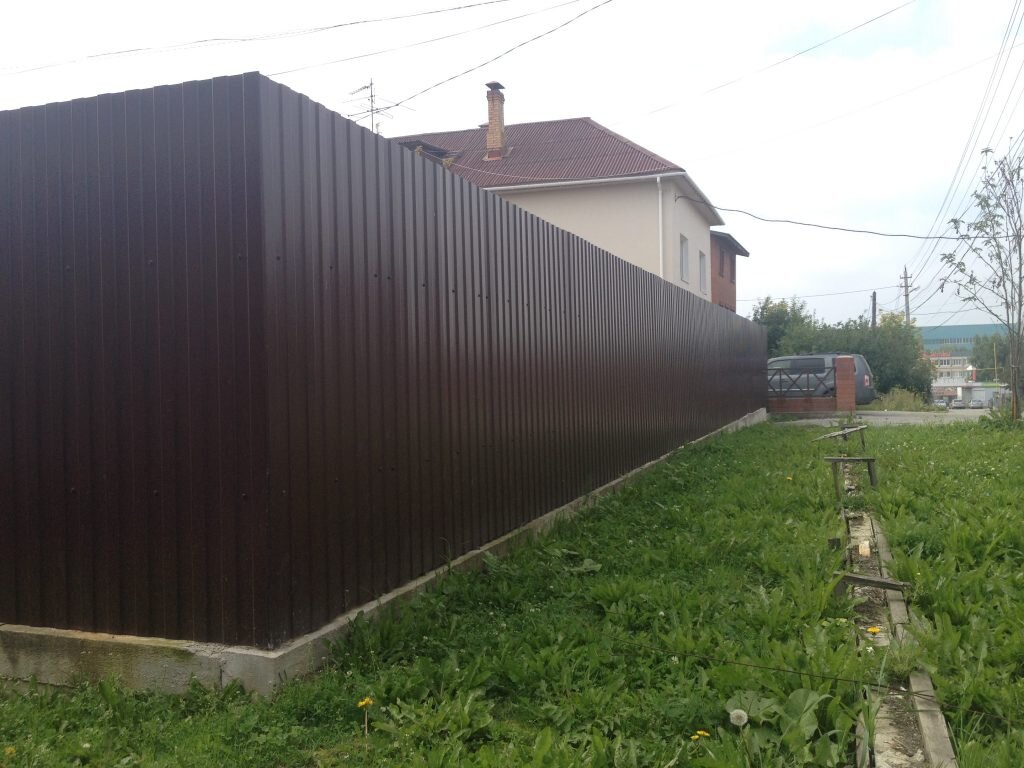 Высокий забор из профлиста