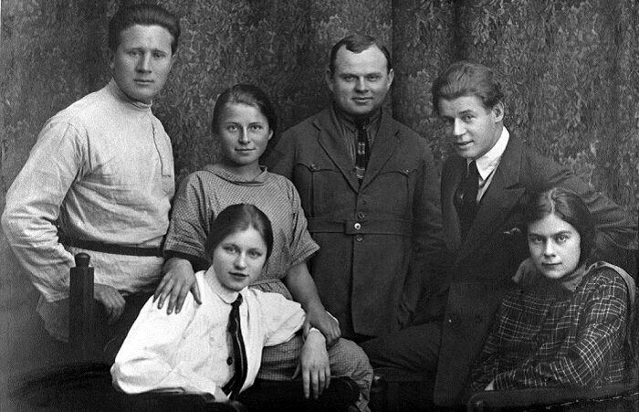 
Редкие фотографии великого русского поэта Сергея Есенина.
