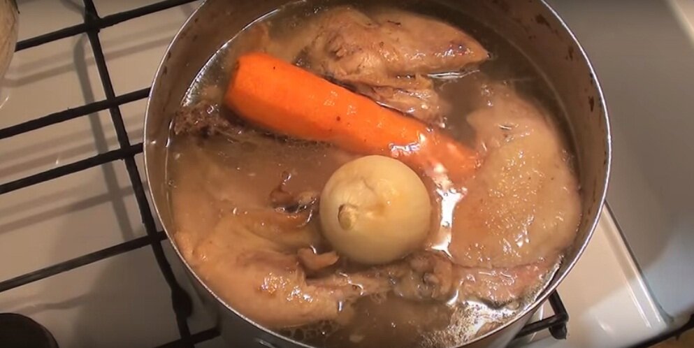 Холодец из свиных. Как сделать холодец из ножек. Холодец из свиных ножек и рульки. Холодец из свиных ножек и курицы. Холодец из свиных ножек и курицы.