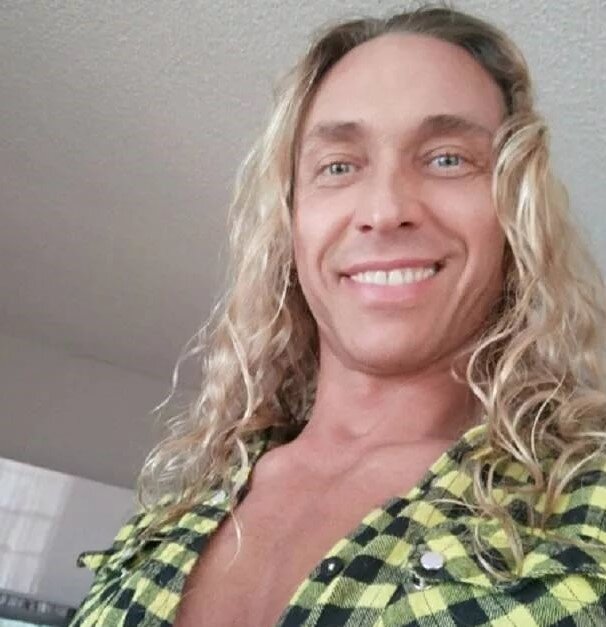  Фото https://z-aya.ru/index.php/k/koroleva-natasha/11804-sergej-glushko-pokazal-otkrovennoe-foto