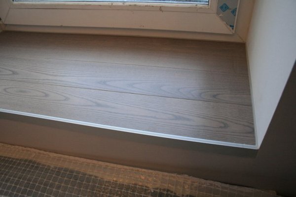 How to Make a Balcony Threshold: Tiling, Plastic, Laminate