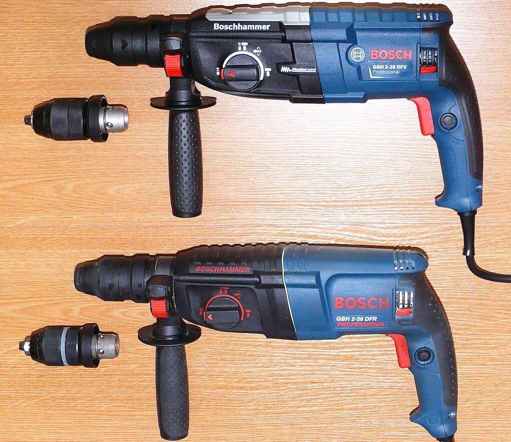 Вверху - оригинал. Внизу - подделка.