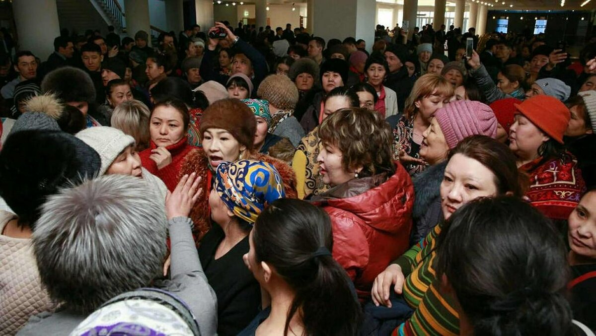 НА ВСТРЕЧЕ МНОГОДЕТНЫХ МАТЕРЕЙ С ГОРОДСКИМИ ВЛАСТЯМИ АСТАНЫ. ФОТО С САЙТА INFORMBURO.KZ