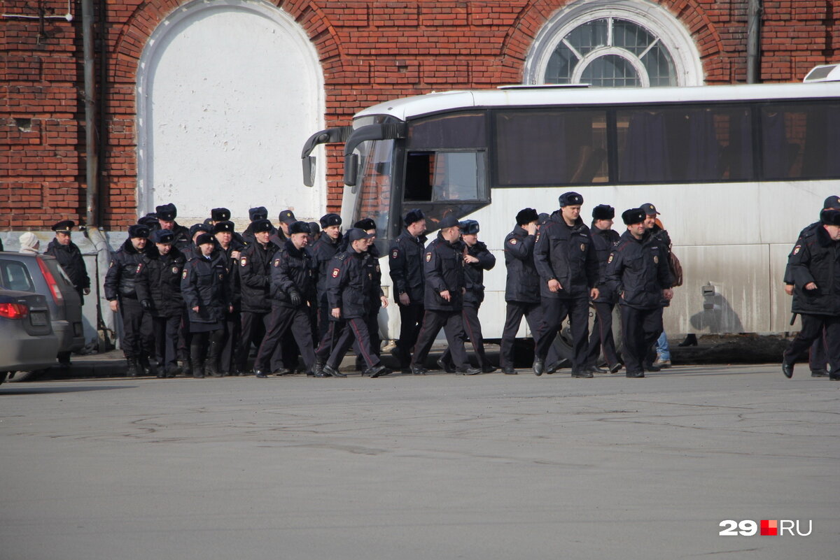 Полиция действовала сегодня корректно. Но она не оказалась готова к такому количеству протестующих. Было видно удивление и иногда даже стыд и страх.