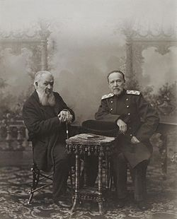 Шубинский (справа)