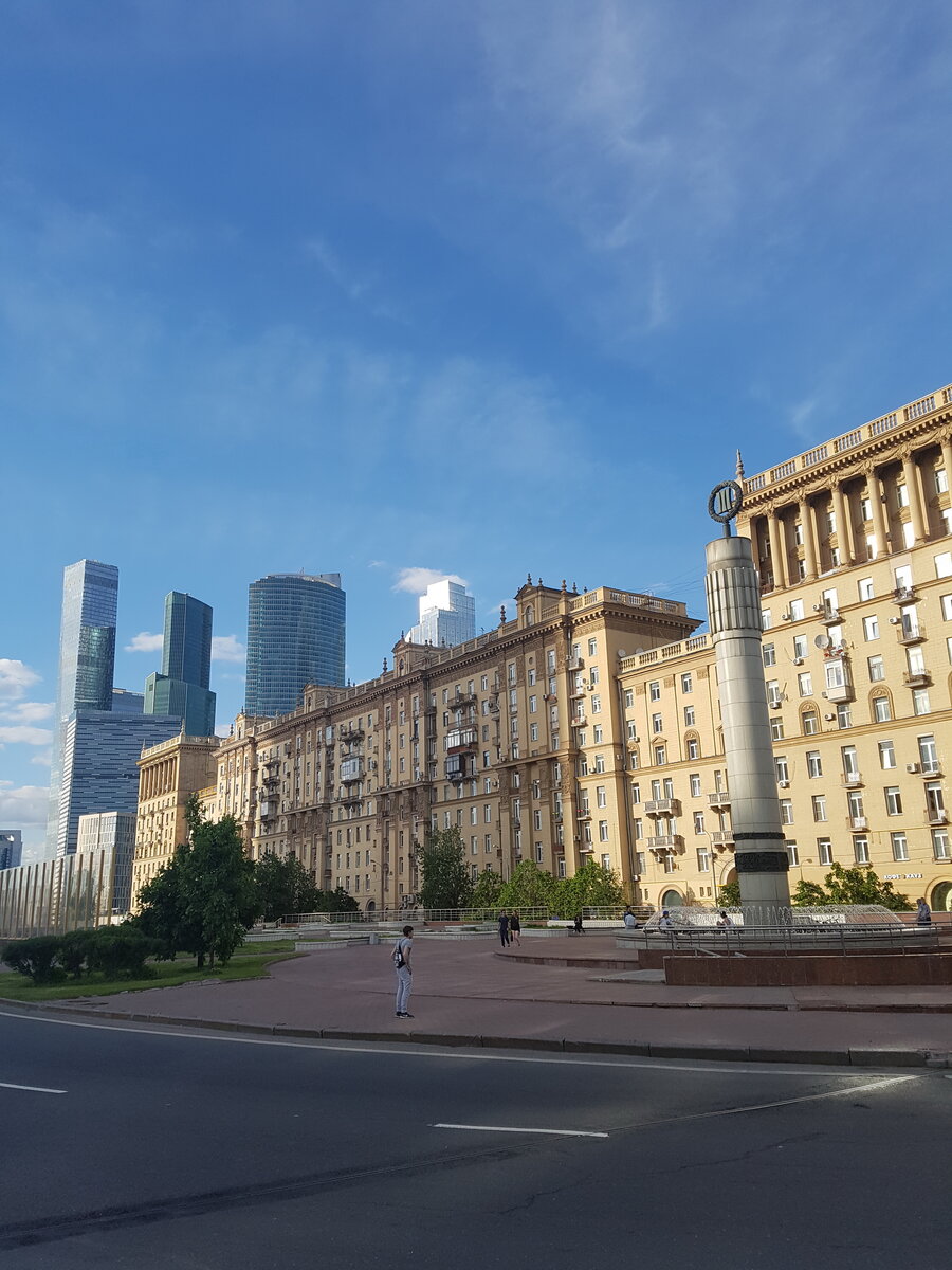 Фонтан "Третье транспортное кольцо".