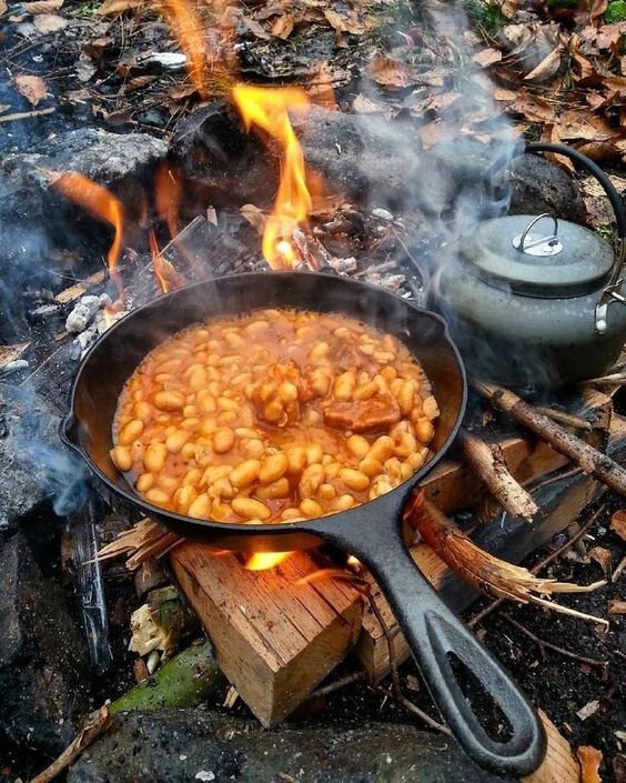 Завтрак на природе в походе