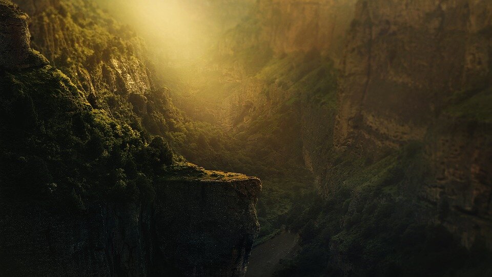 https://pixabay.com/photos/background-canyon-gorge-abyss-4267049/