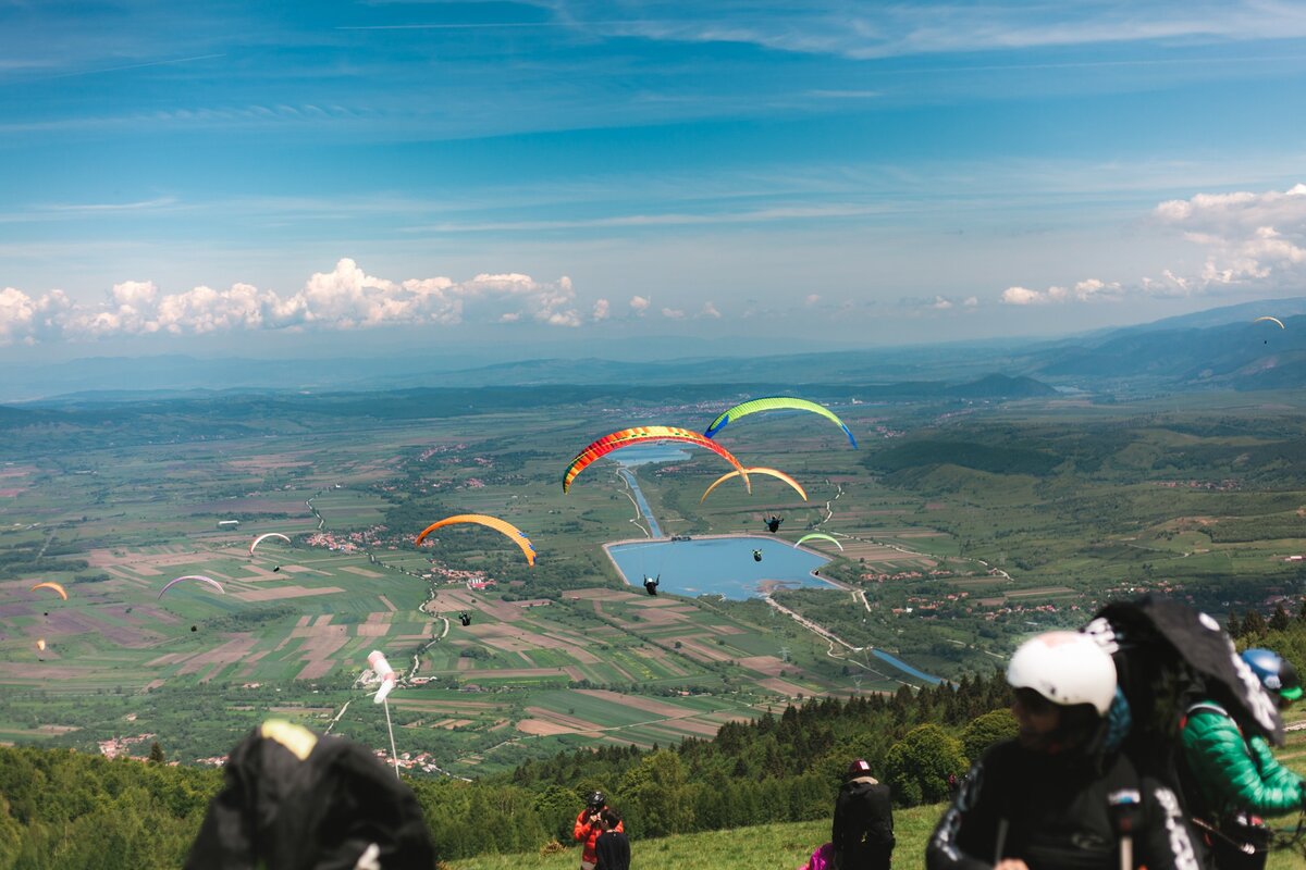 Здесь и ниже фотографии Дмитрия, сделанные в различных парапланерных выездах