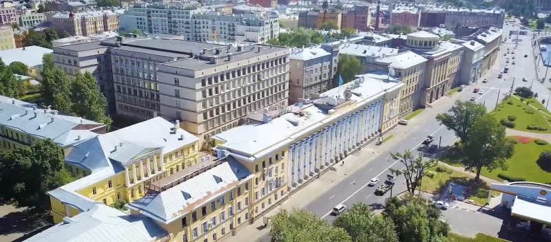 Вид на Военно-Космическую Краснознамённую академию имени А. Ф. Можайского со стороны ул. Ждановская 