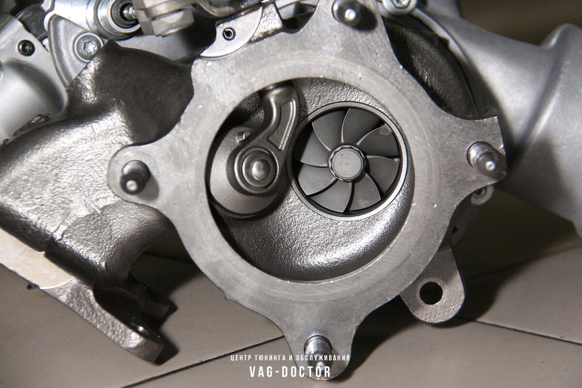 Турбокомпрессор от AUDI A5 2.0 TFSI после ремонта