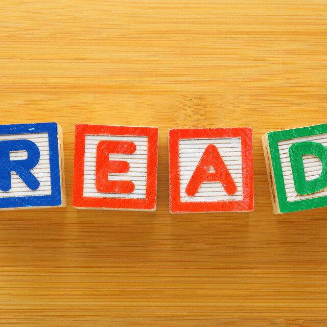 Читать (например: читать книгу - read book).