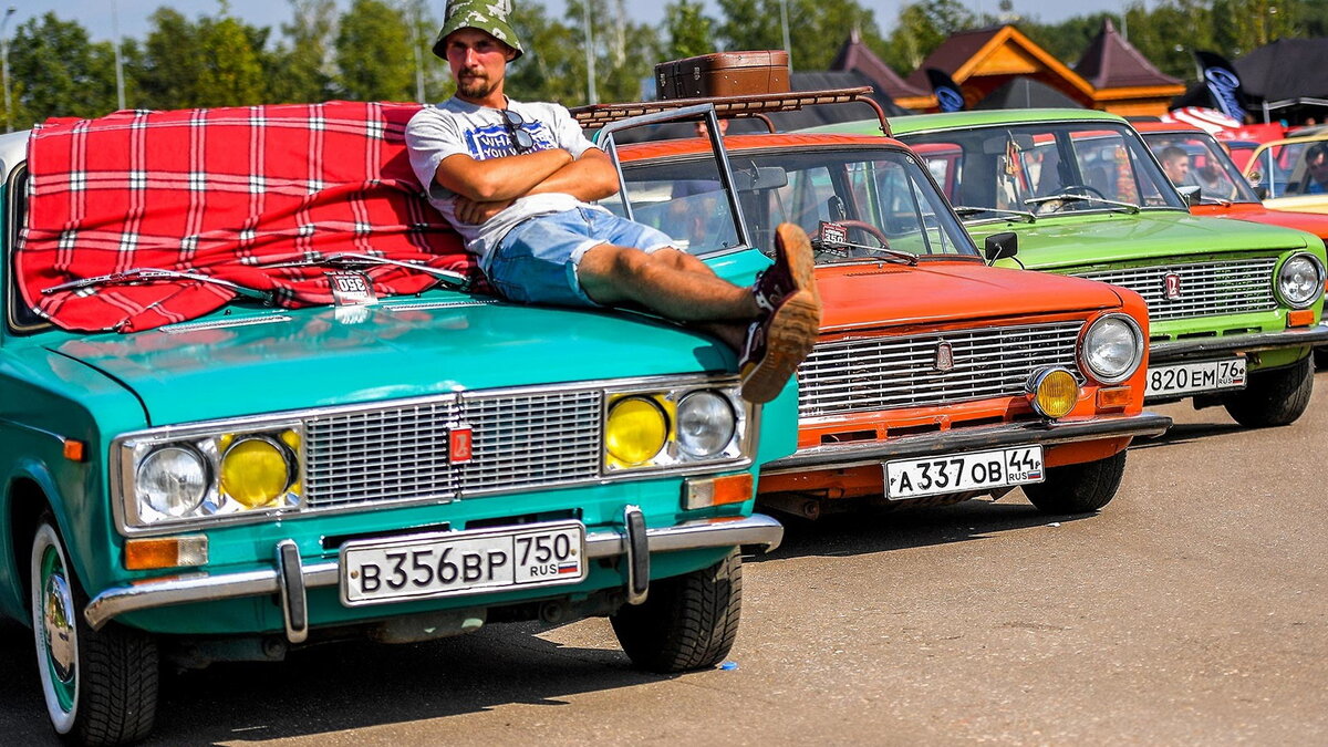 Евгений Одиноков / Спутник