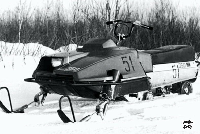 Вот какой красивый и ладный снегоход может получиться у русских, если ничем не ограничивать полет инженерной мысли! С "иномарками" советский "Поиск"  легко выдержит любое сравнение. Фото из архива журнала "За Рулем".