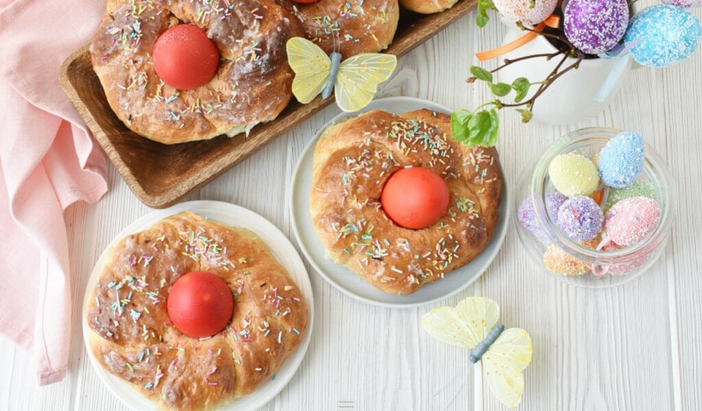 Для канала С. Пудовъ: Рецепт: Как приготовить Итальянский пасхальный хлеб с крашеными яйцами