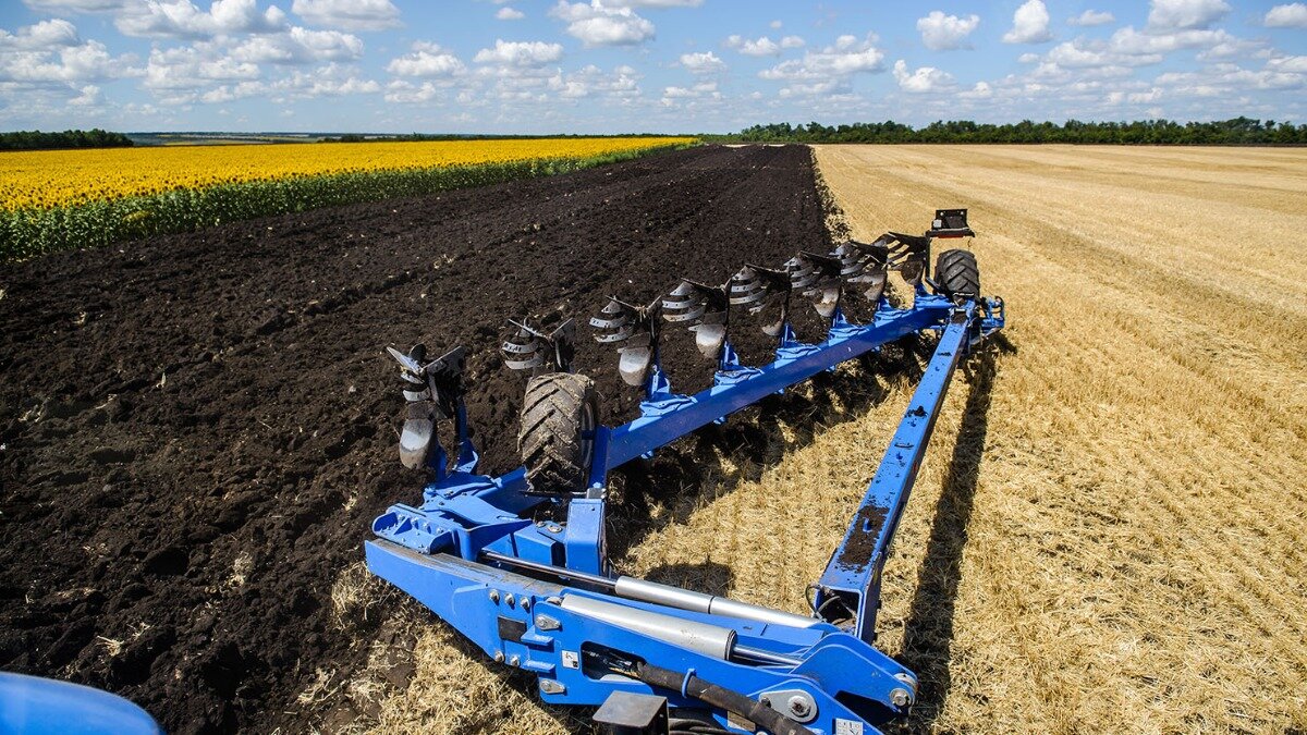 New Holland выпустила новый плуг серии EVL | ГлавПахарь | Дзен